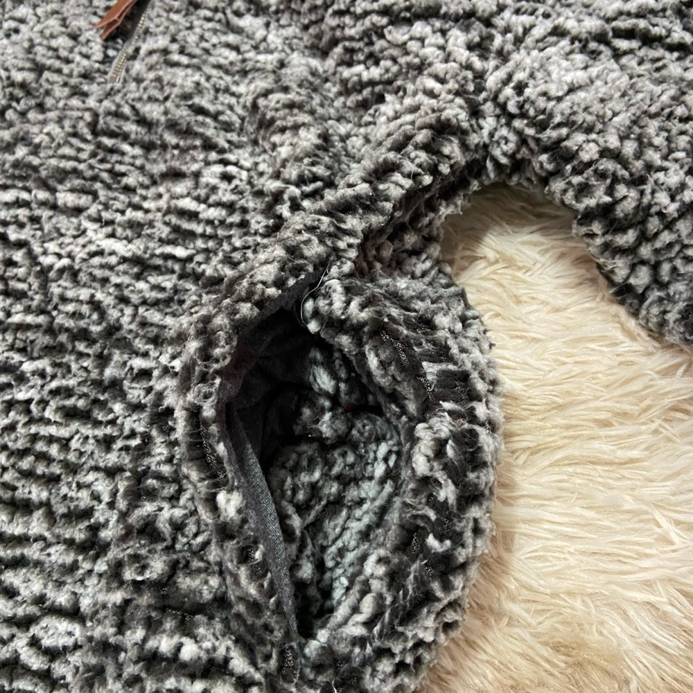 Sherpa Sweater - Picture 5 of 6